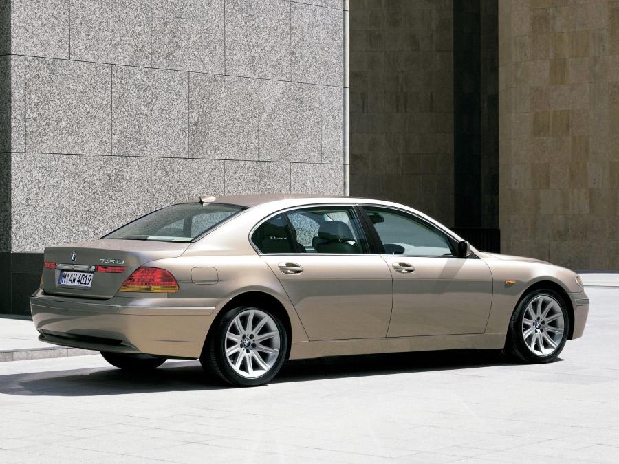  BMW 745Li 2002 года  (фото 3 из 8)